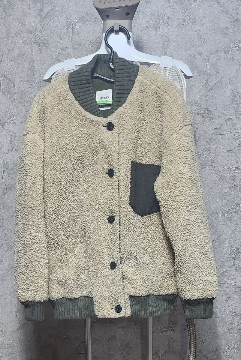 thumbnail-0